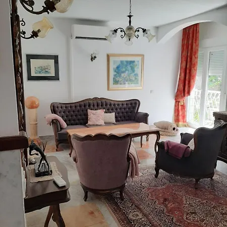 House Oaza 펜션 로고즈니차