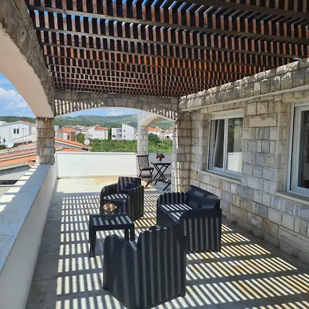 Vikendica House Oaza *