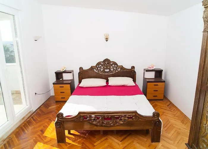 Сasa de vacaciones House Oaza